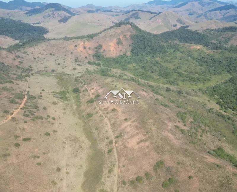 Fazenda à venda com 2 quartos, 250m² - Foto 5