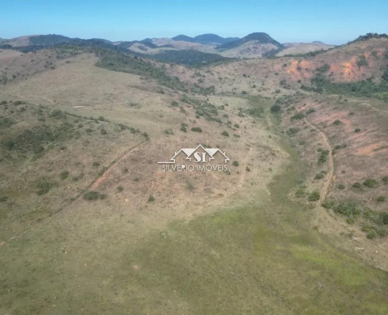 Fazenda à venda com 2 quartos, 250m² - Foto 10