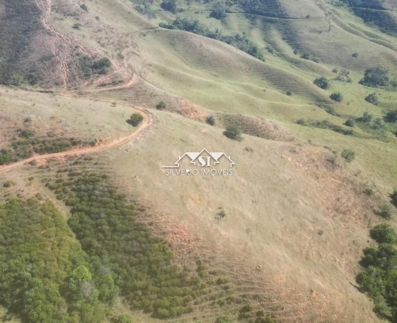 Fazenda à venda com 2 quartos, 250m² - Foto 12
