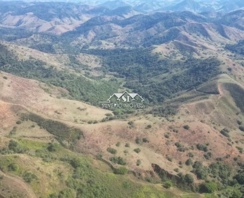 Fazenda à venda com 2 quartos, 250m² - Foto 13