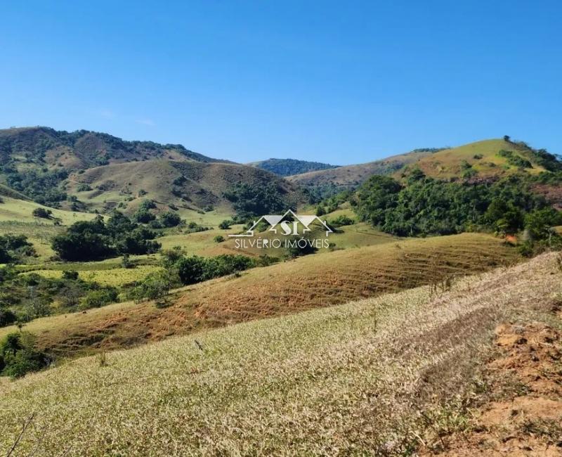 Fazenda à venda com 2 quartos, 250m² - Foto 14