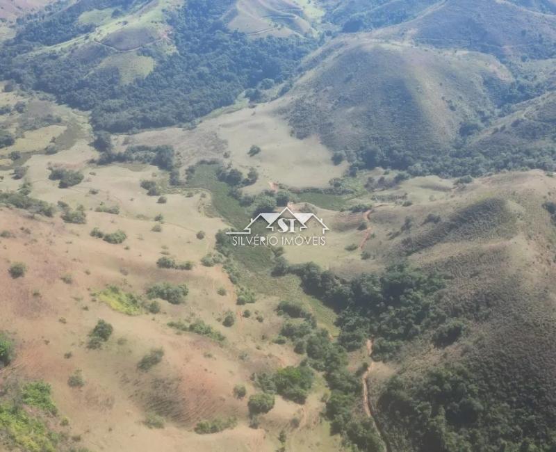 Fazenda à venda com 2 quartos, 250m² - Foto 16
