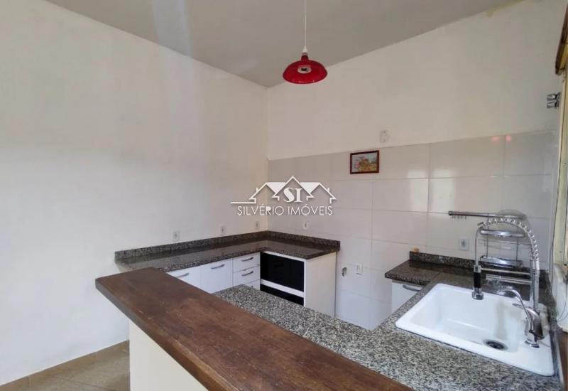 Casa à venda com 3 quartos, 200m² - Foto 5