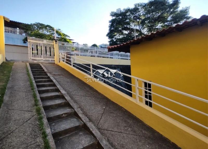 Casa à venda com 3 quartos, 200m² - Foto 9