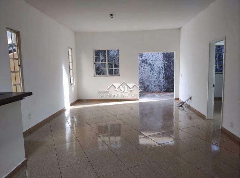 Casa à venda com 3 quartos, 200m² - Foto 12
