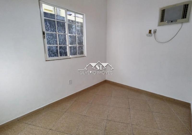 Casa à venda com 3 quartos, 200m² - Foto 14