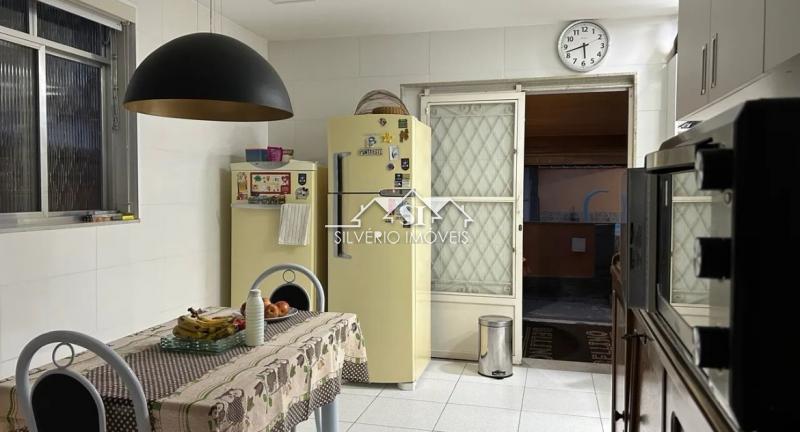 Casa à venda com 3 quartos, 180m² - Foto 9