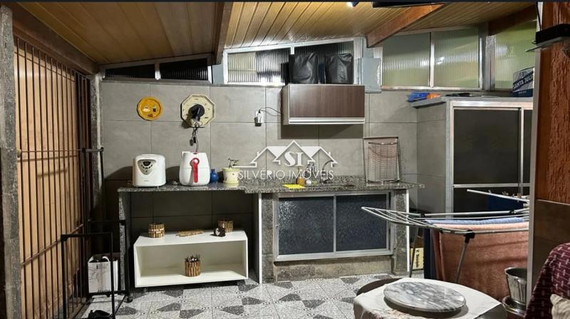 Casa à venda com 3 quartos, 180m² - Foto 11