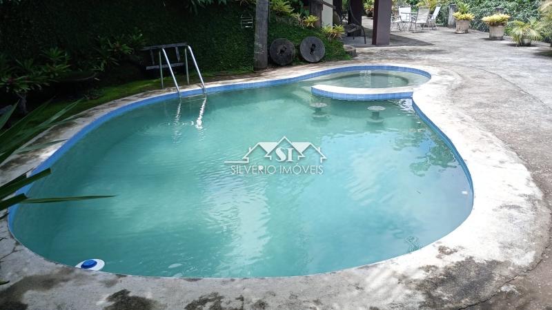 Casa para alugar com 4 quartos, 600m² - Foto 12