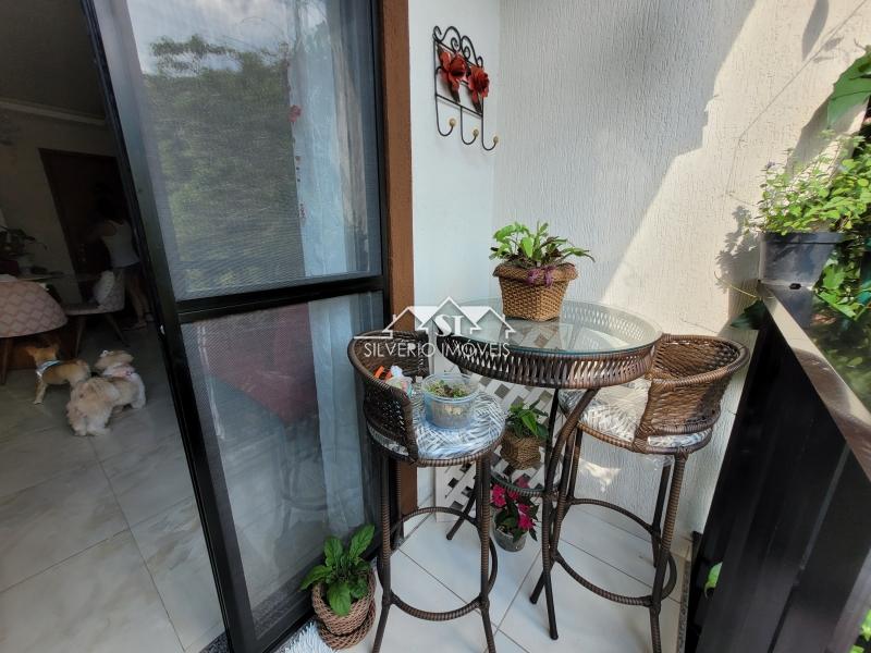 Apartamento à venda com 2 quartos, 65m² - Foto 3