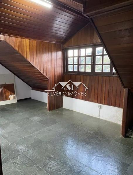 Casa à venda com 5 quartos, 200m² - Foto 3