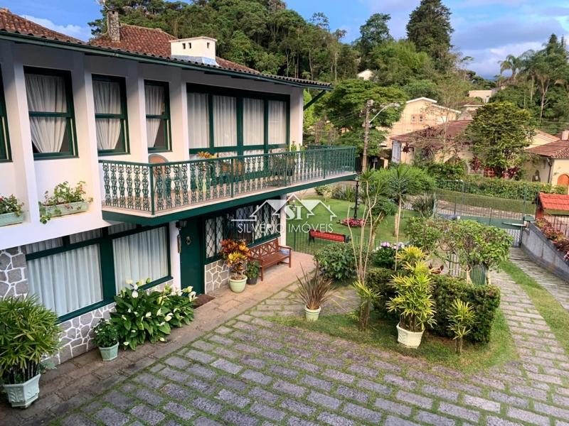 Casa à venda em Valparaíso, Petrópolis - RJ