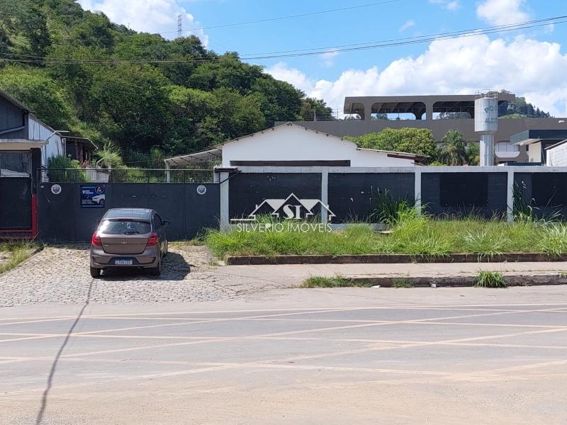 Galpão em Itaipava - Petrópolis/RJ 