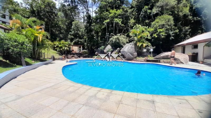 Apartamento à venda em Samambaia, Petrópolis - RJ
