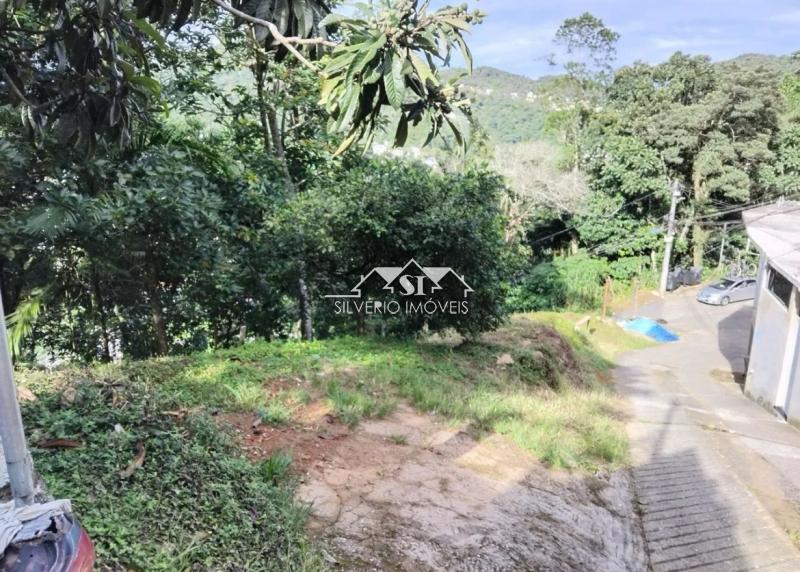 Terreno em Mosela - Petrópolis/RJ 