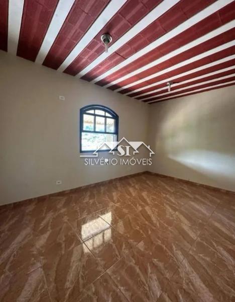 Casa à venda com 2 quartos, 200m² - Foto 3