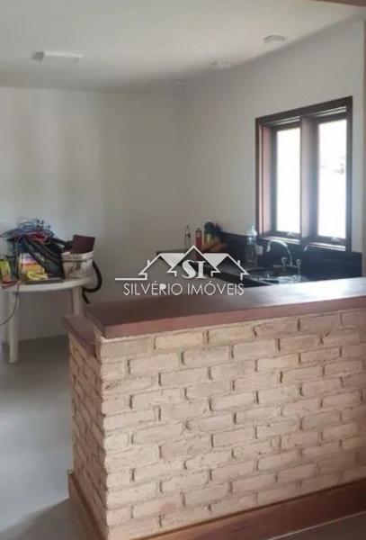 Casa à venda com 3 quartos, 230m² - Foto 4