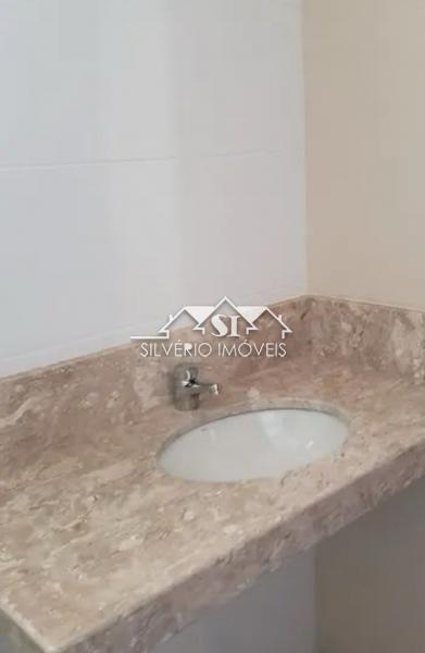 Casa à venda com 3 quartos, 230m² - Foto 7