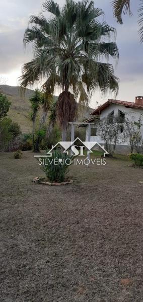 Sítio à venda com 3 quartos, 250m² - Foto 4