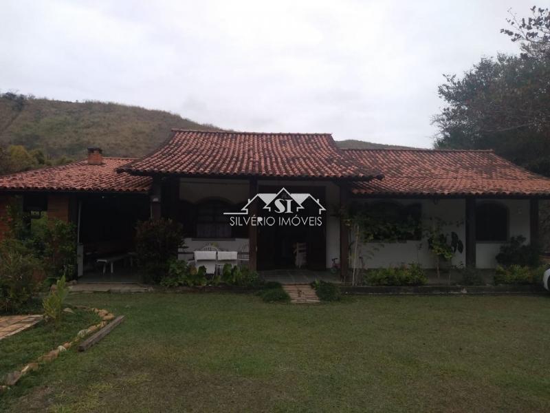 Sítio à venda com 3 quartos, 250m² - Foto 2