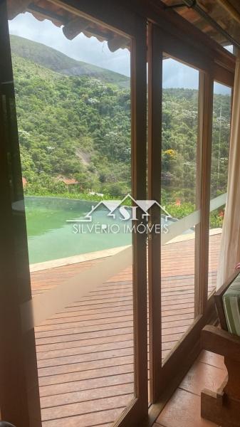 Casa para alugar com 4 quartos, 250m² - Foto 11