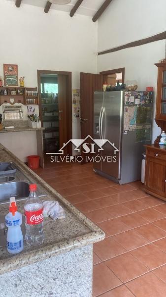 Casa para alugar com 4 quartos, 250m² - Foto 7
