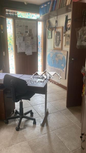 Casa para alugar com 4 quartos, 250m² - Foto 12