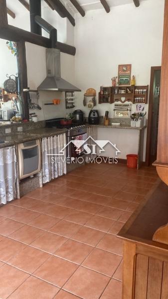 Casa para alugar com 4 quartos, 250m² - Foto 8