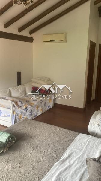 Casa para alugar com 4 quartos, 250m² - Foto 29