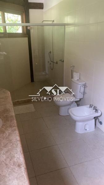 Casa para alugar com 4 quartos, 250m² - Foto 20