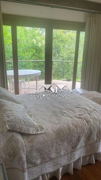 Casa para alugar com 4 quartos, 250m² - Foto 32