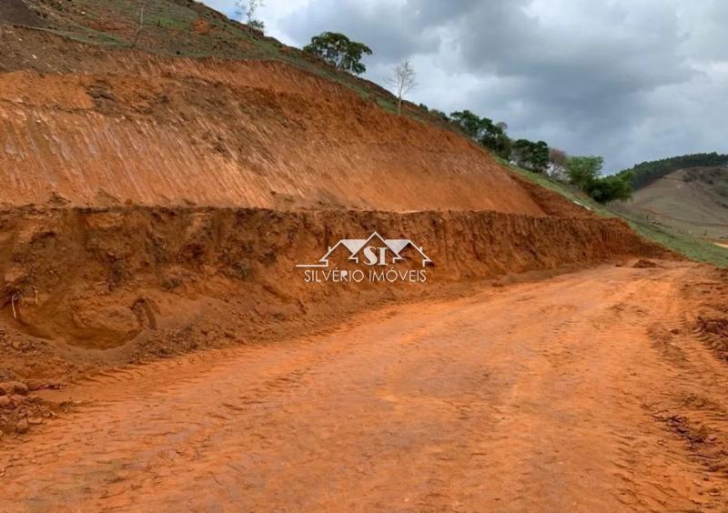 Terreno à venda, 3315m² - Foto 1