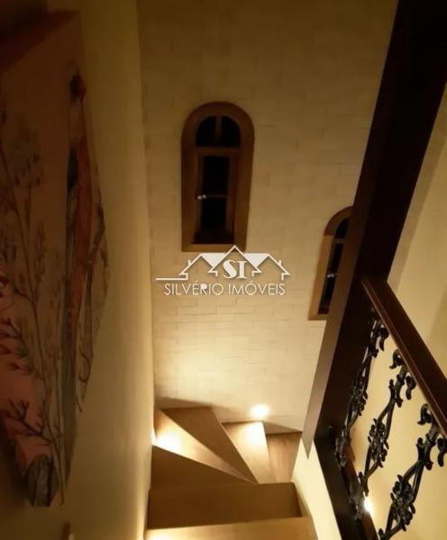 Casa à venda com 3 quartos, 250m² - Foto 17
