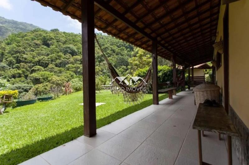 Casa à venda com 3 quartos, 250m² - Foto 16
