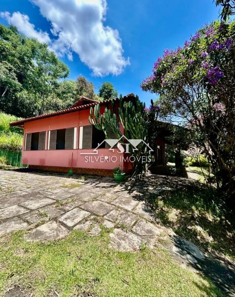 Casa à venda com 3 quartos, 250m² - Foto 2