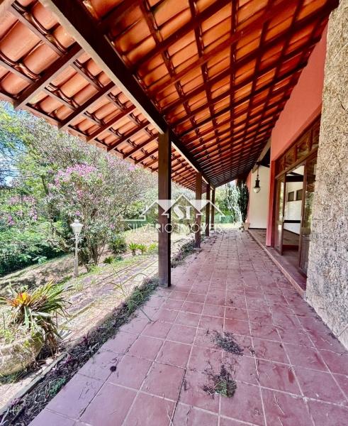 Casa à venda com 3 quartos, 250m² - Foto 4