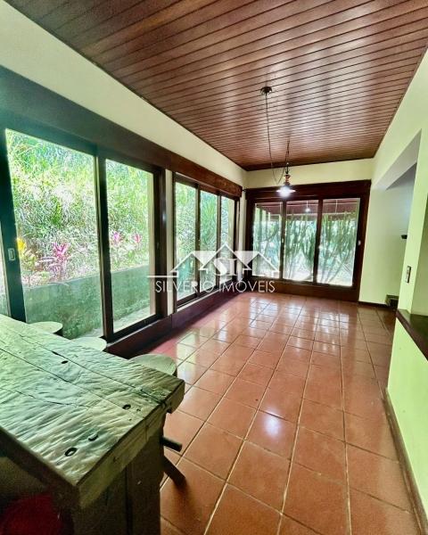 Casa à venda com 3 quartos, 250m² - Foto 5