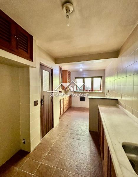 Casa à venda com 3 quartos, 250m² - Foto 7