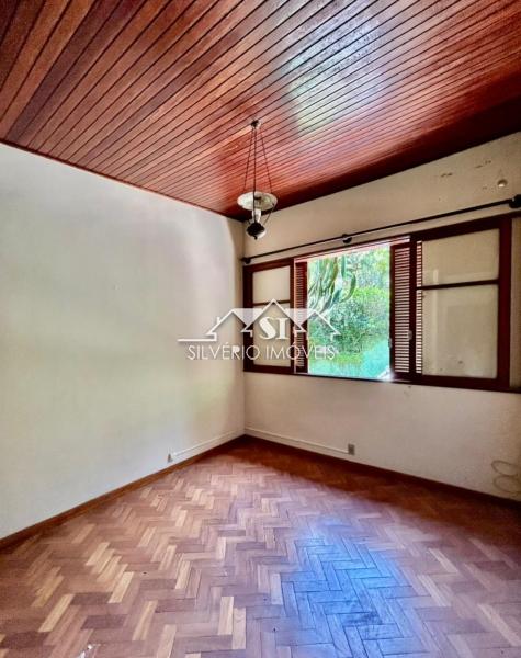 Casa à venda com 3 quartos, 250m² - Foto 10