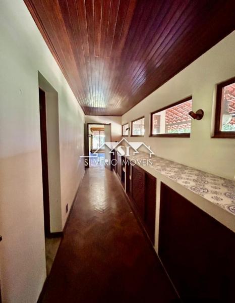 Casa à venda com 3 quartos, 250m² - Foto 12