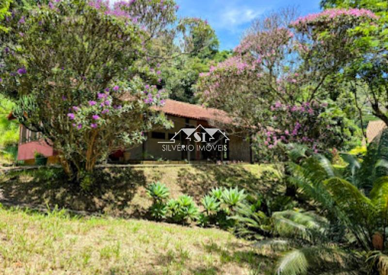 Casa à venda com 3 quartos, 250m² - Foto 13