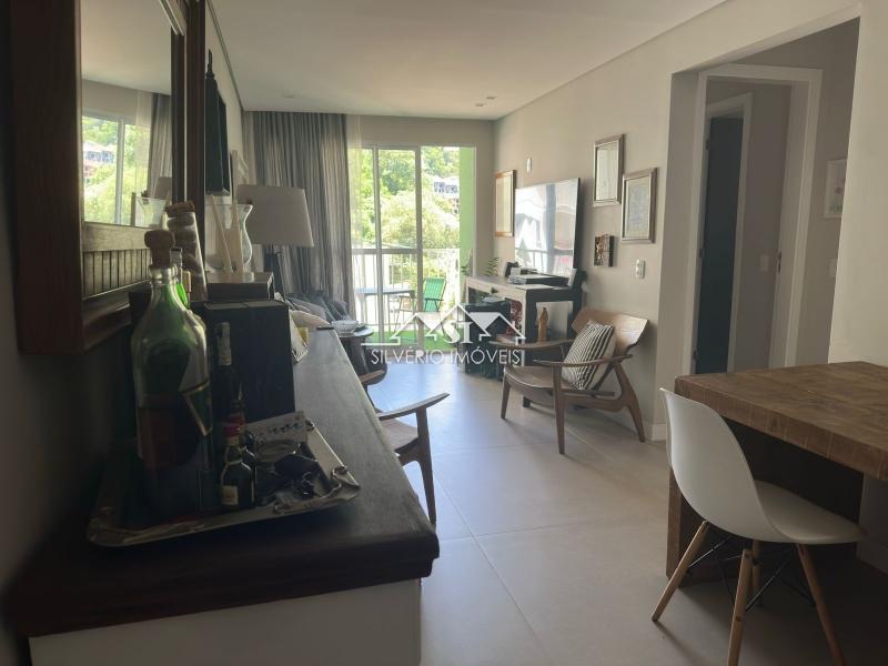 Apartamento à venda com 2 quartos, 62m² - Foto 3