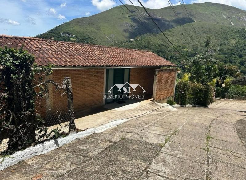 Casa à venda com 7 quartos, 300m² - Foto 2