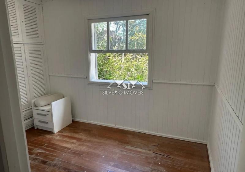 Casa à venda com 7 quartos, 300m² - Foto 4