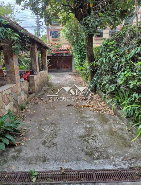 Casa à venda com 5 quartos, 250m² - Foto 7