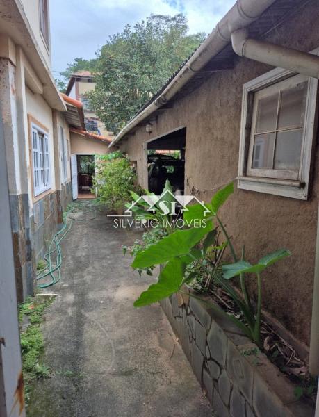 Casa à venda com 5 quartos, 250m² - Foto 5