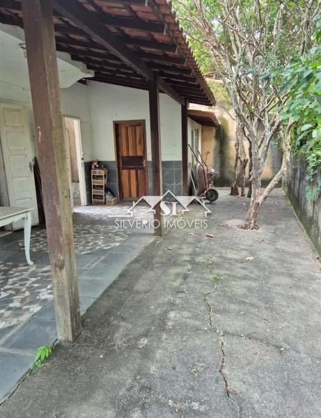 Casa à venda com 5 quartos, 250m² - Foto 8