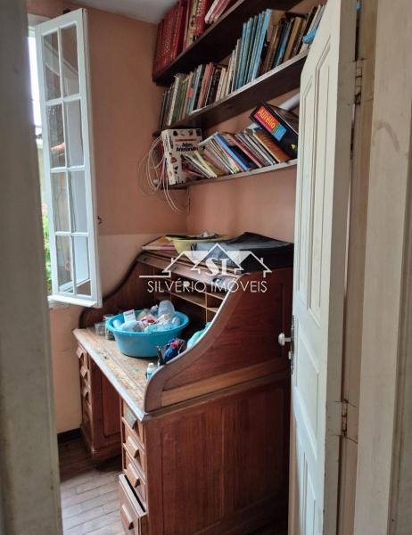 Casa à venda com 5 quartos, 250m² - Foto 9