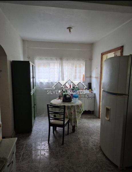 Casa à venda com 5 quartos, 250m² - Foto 12