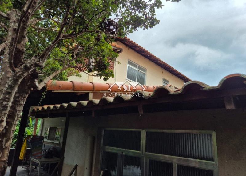 Casa à venda com 5 quartos, 250m² - Foto 4